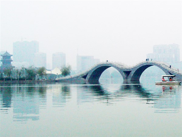 上車(chē)，帶你游玩帶你飛